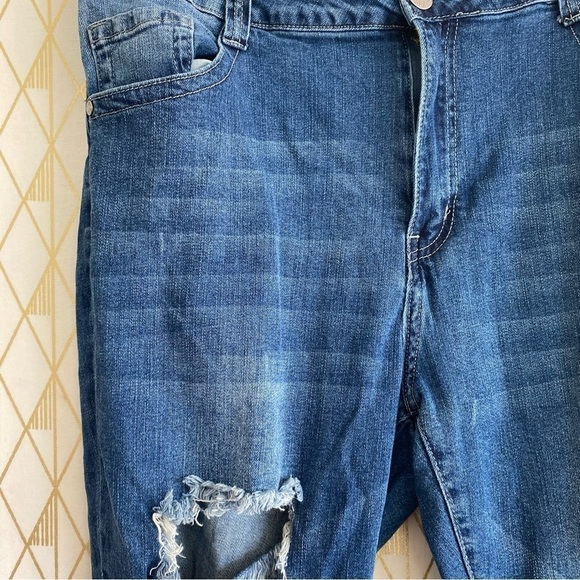 VIP JEANS​ - Picture 5 of 8